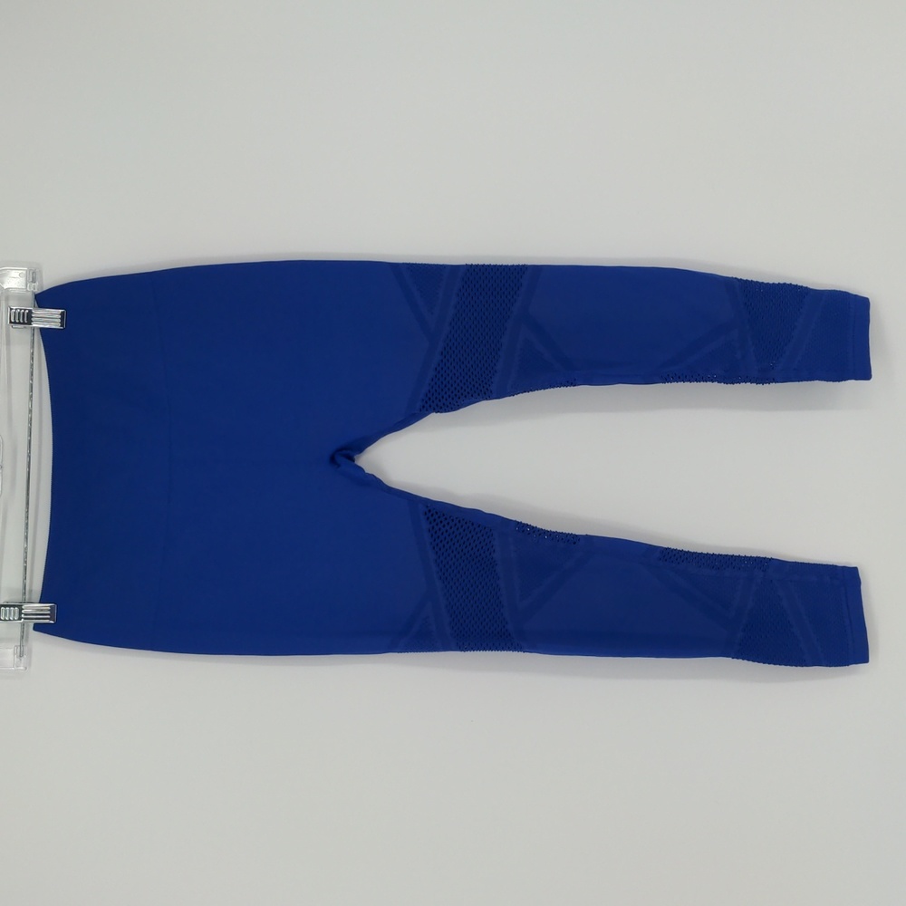 Fabletics Seamless High-Waisted Mesh 7/8 Legging Women's‎ Mesh Blue Small